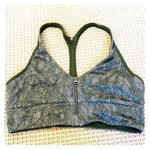 Lululemon front zip sports bra, 8